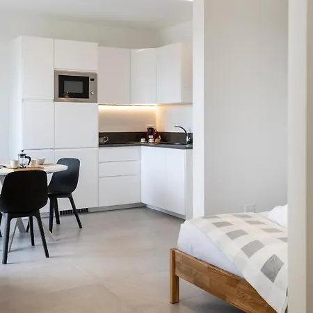 Gentile 46 Luxury Flat Бари