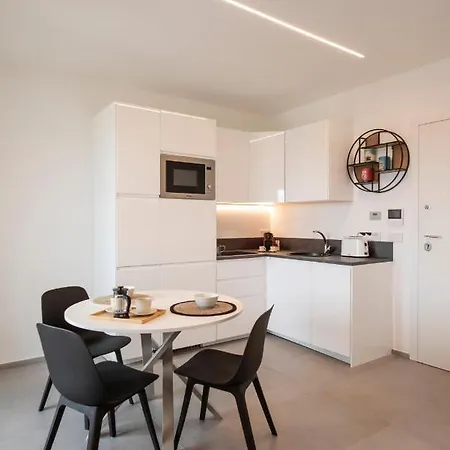 Gentile 46 Luxury Flat Бари