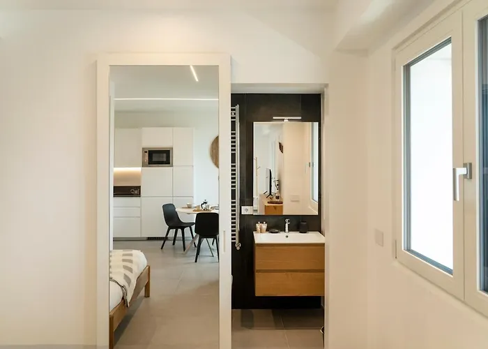 Gentile 46 Luxury Flat