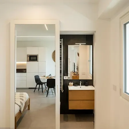 Gentile 46 Luxury Flat